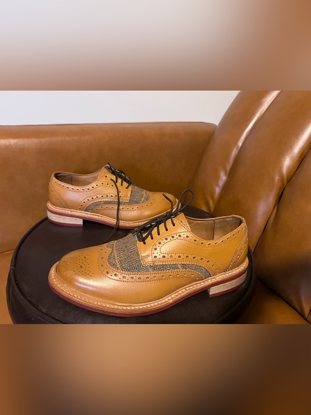 Samuel Windsor tan tweed leather wingtip oxfords size 6